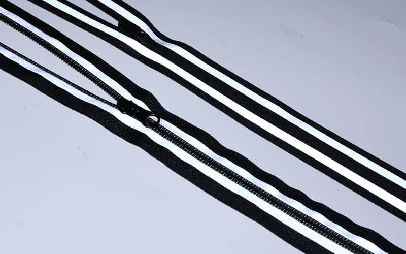narrow-strip-silver-reflective-zipper