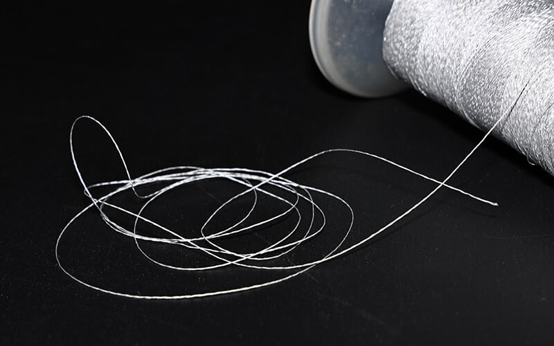 reflective-sewing-thread