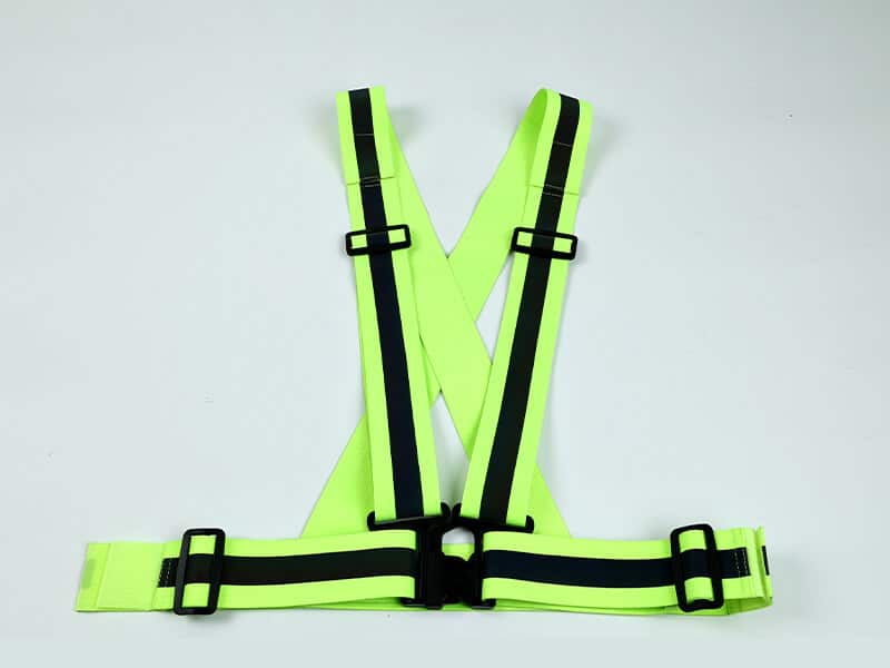 регулируемый-светоотражающий-жилет-снаряжение-2