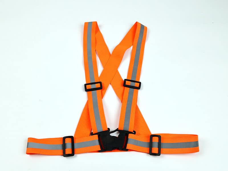 жилет со светоотражающими наплечниками